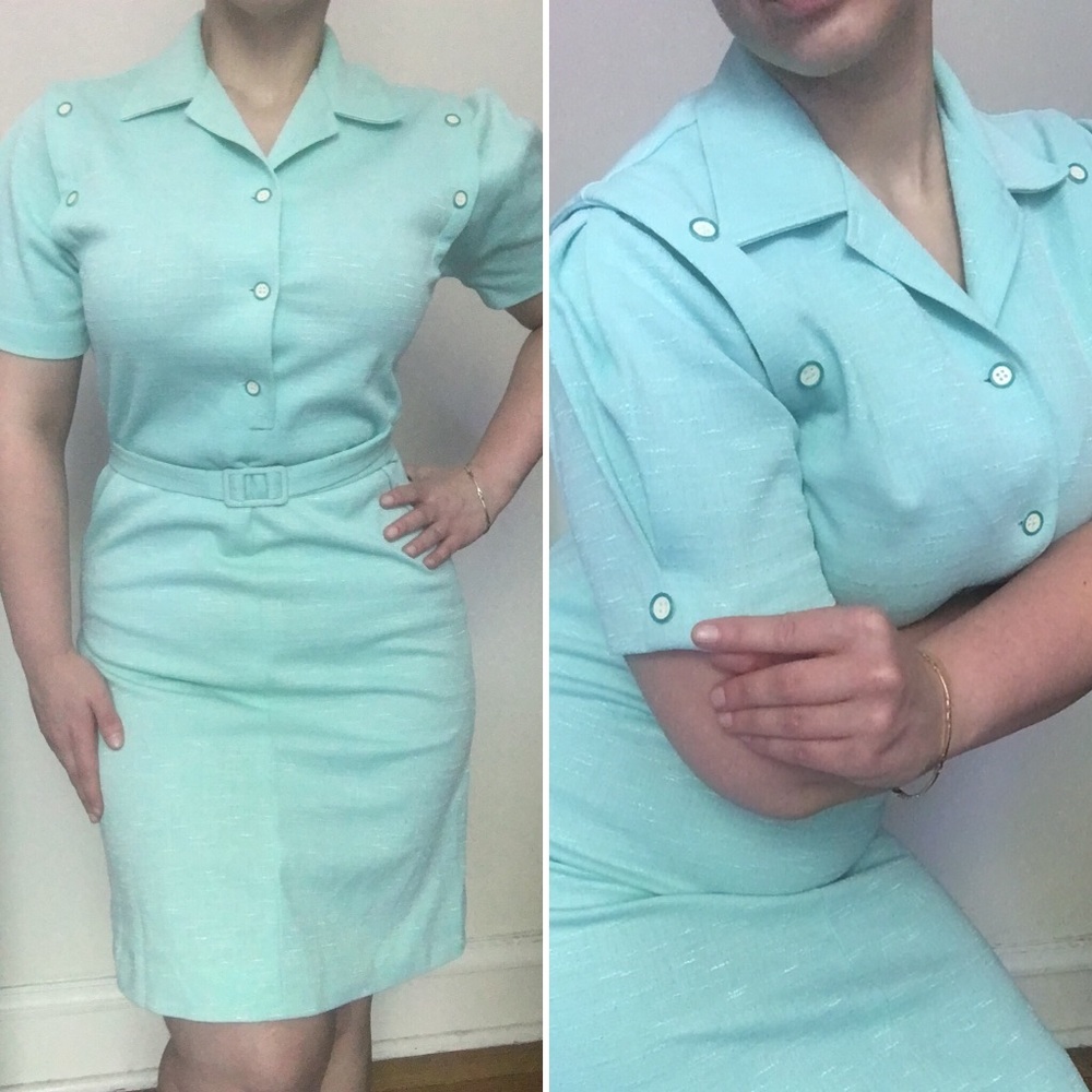 ⬇️ 1960s Vintage Mint Button Front Wiggle Dress